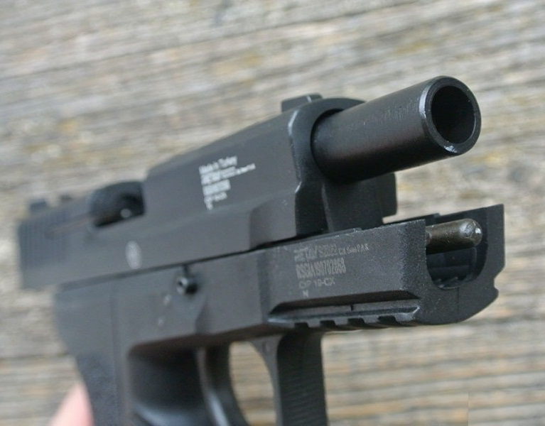 Пистолет охолощенный Retay S2022 (Sig Sauer), к.9мм (никель)